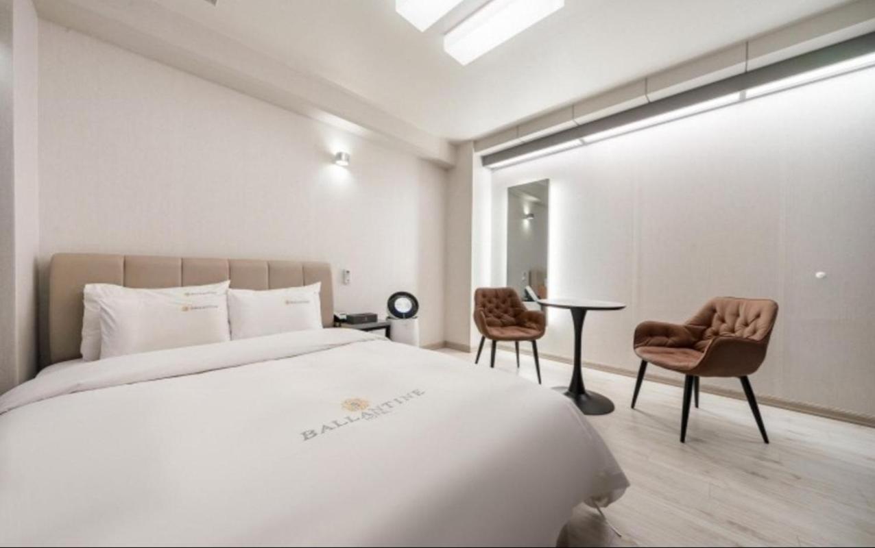 Ballantine Business Hotel Gwangju Metropolitan City Esterno foto