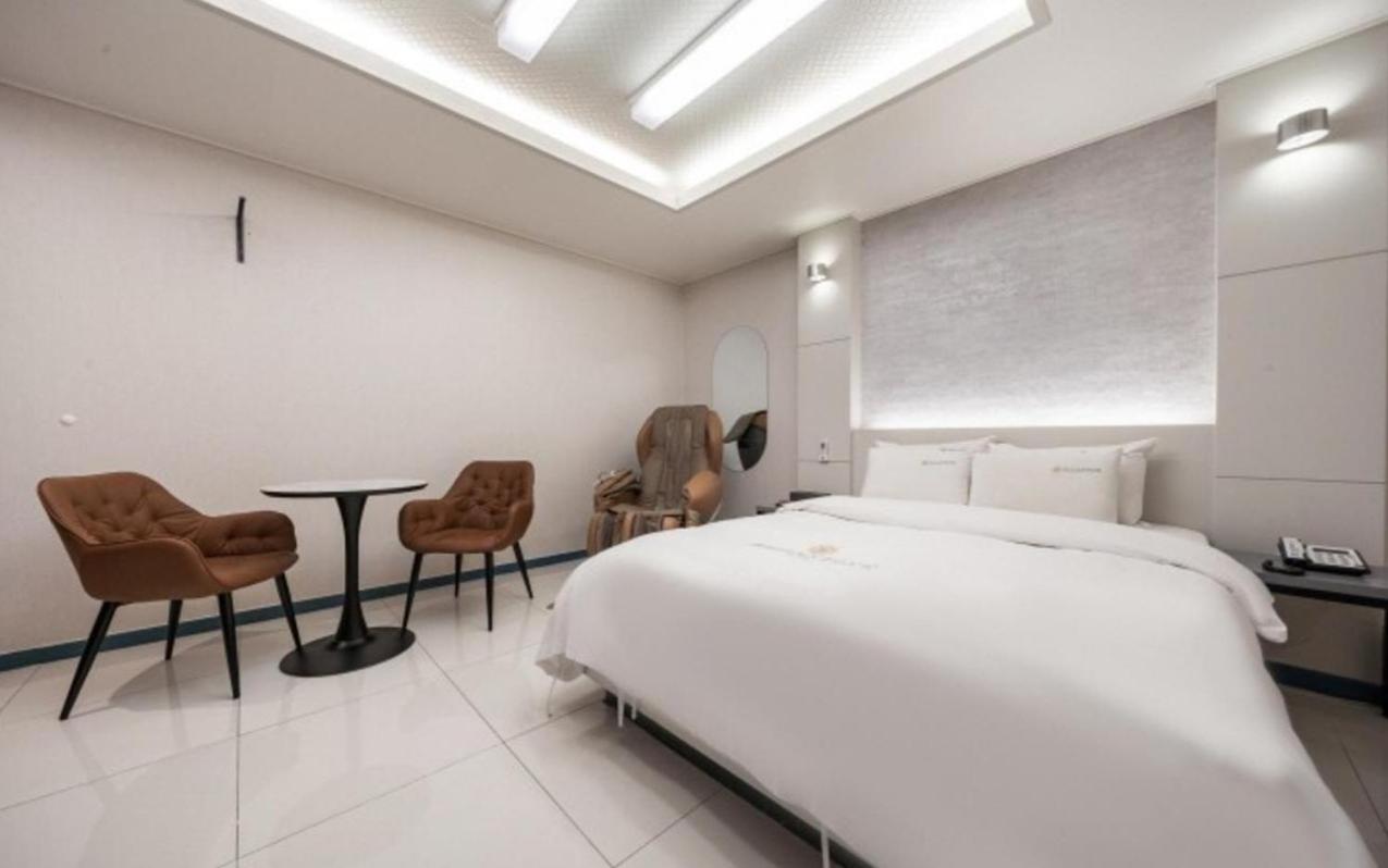 Ballantine Business Hotel Gwangju Metropolitan City Esterno foto